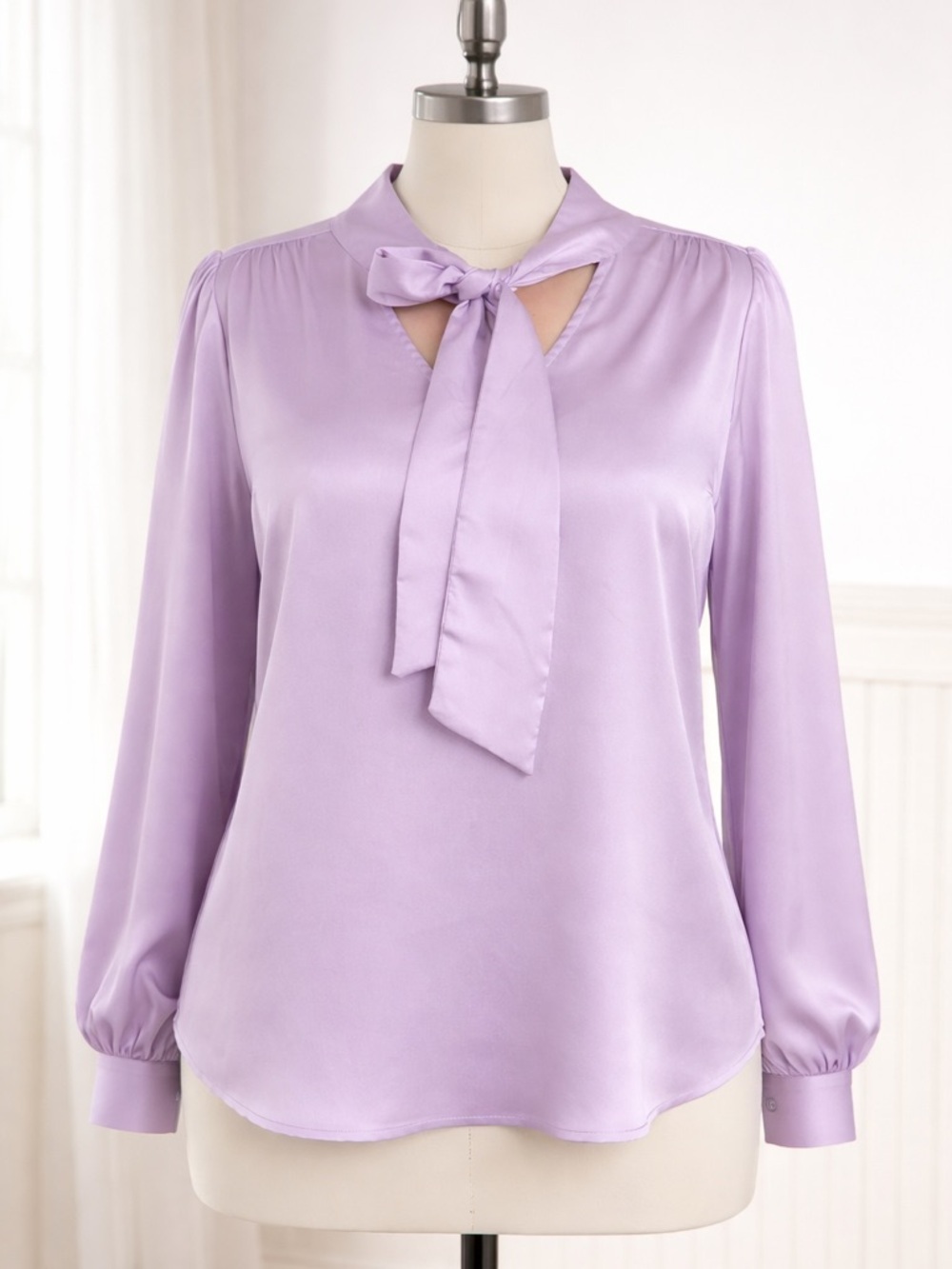 Elegant Torrid Blouse Size 00 in Satin Lilac Tie-Neck Blouse